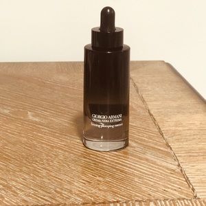 Armani crema nera firming plumping essence